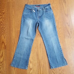 5/$15 EUC Kikit capri jeans size 8